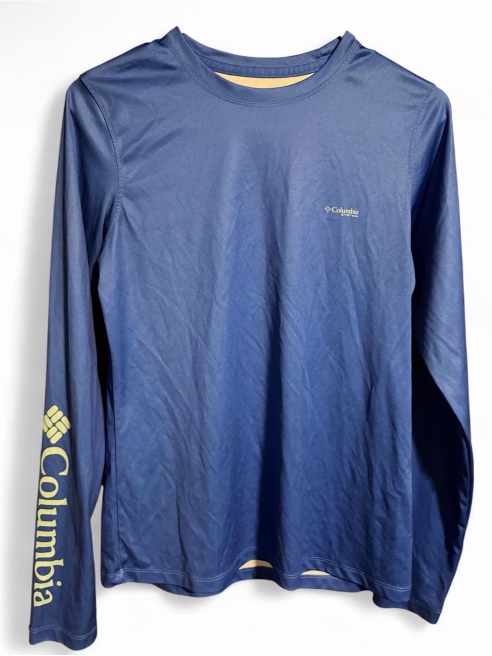 Columbia Women’s size S Long-Sleeve Performance Shirt - Blue